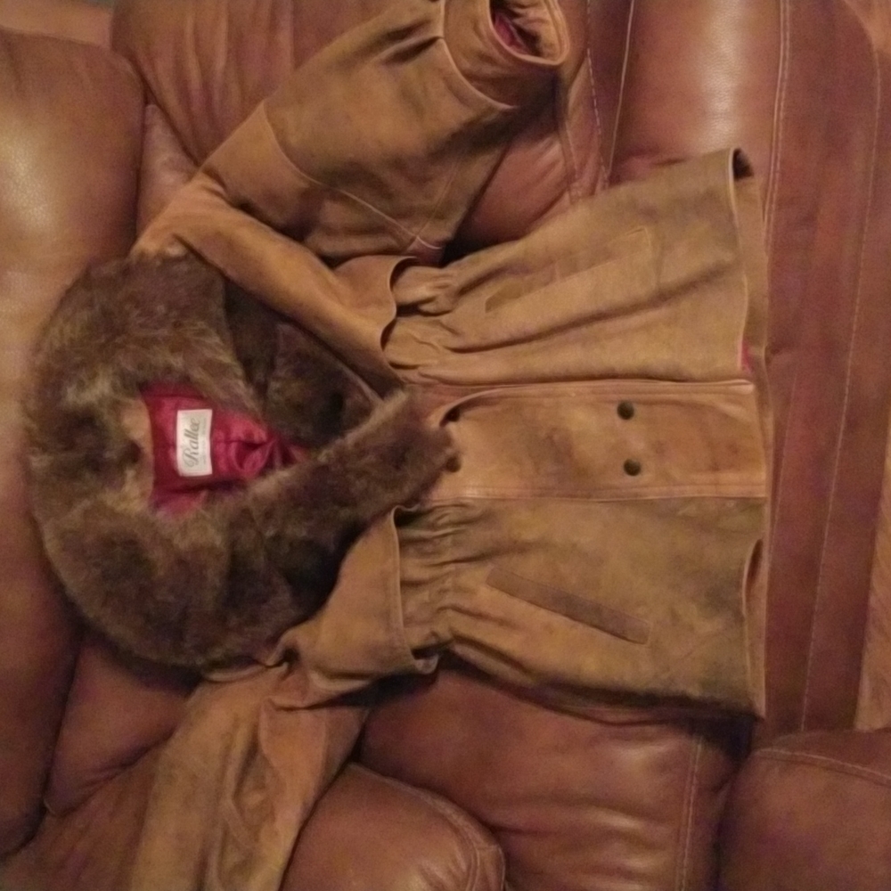 Coat - Picture 2 of 3